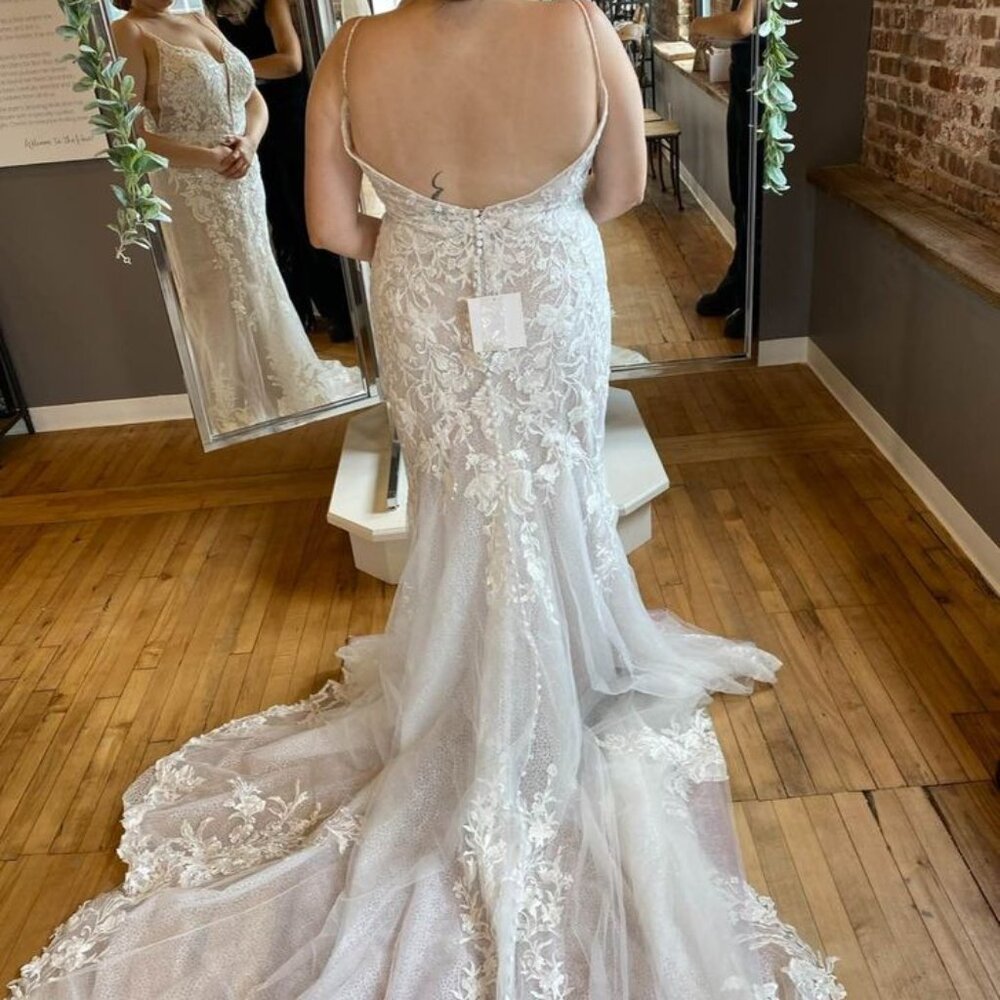Wedding Dress- Essence of Australia size 20